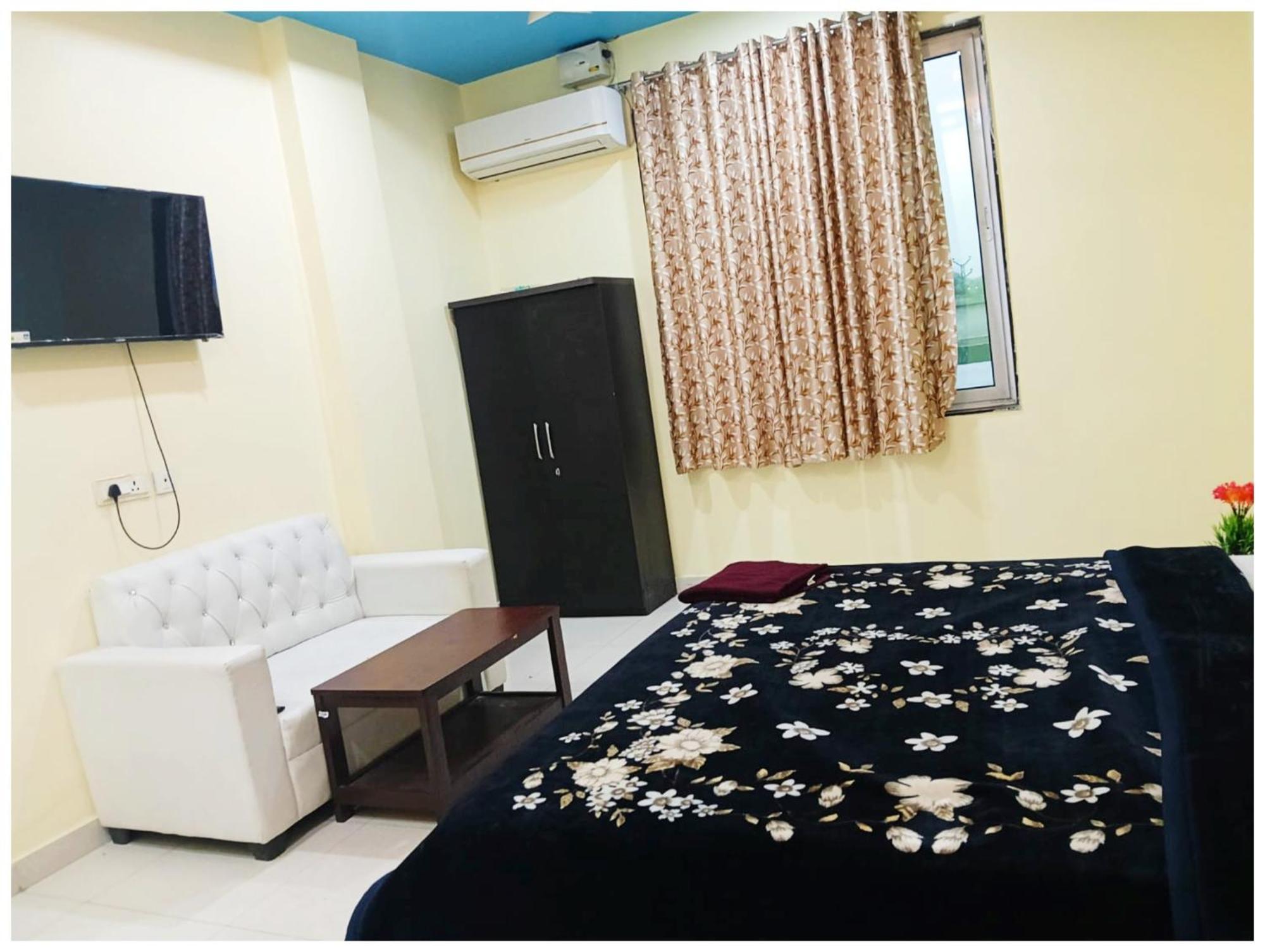 Premium Raj Mahal Palace In